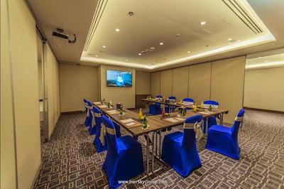 منا پلازا هتل البرشاء