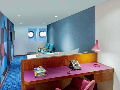 کوئین الیزابت 2