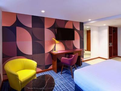 کوئین الیزابت 2