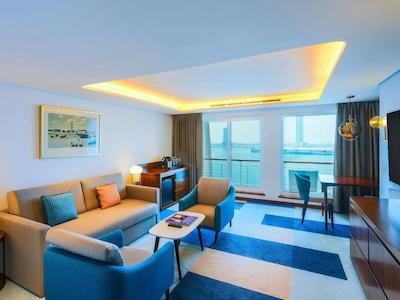 کوئین الیزابت 2