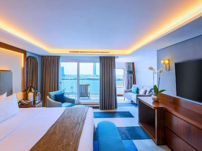 کوئین الیزابت 2