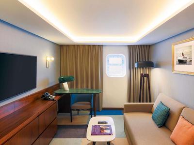 کوئین الیزابت 2