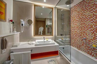 ال خوری آتریوم هتل