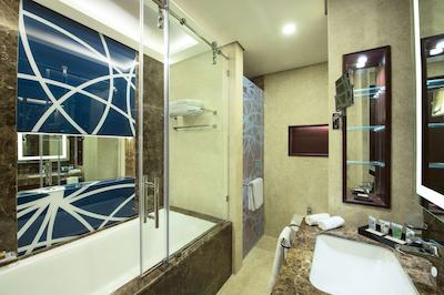 گلف کورت هتل بیزینس بی