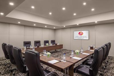 گلف کورت هتل بیزینس بی