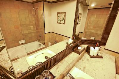 بیاند ریزورت کاتا