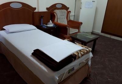 هتل مقدم بیرجند