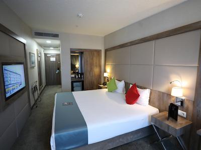 آیبیس استایل استانبول بومونتی هتل