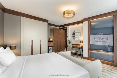 تایتانیک داون تاون بی اغلو