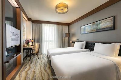 تایتانیک داون تاون بی اغلو