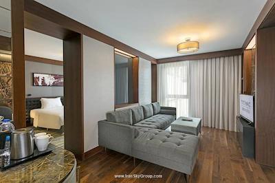 تایتانیک داون تاون بی اغلو