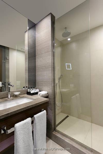 تایتانیک داون تاون بی اغلو