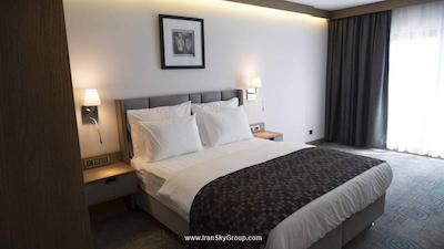 یوکسل استانبول ینیکاپی