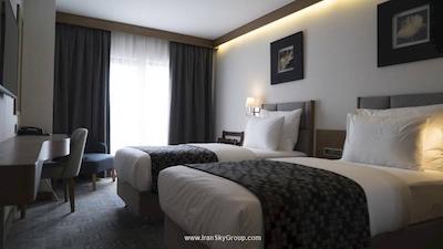 یوکسل استانبول ینیکاپی