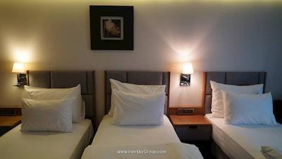 یوکسل استانبول ینیکاپی