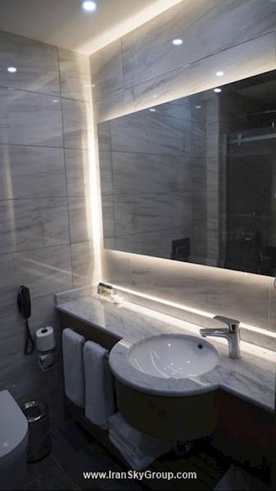 یوکسل استانبول ینیکاپی