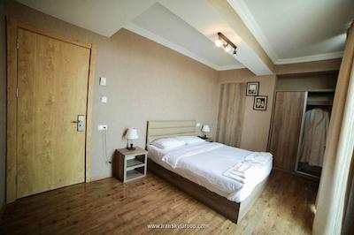 ال پلازا هتل