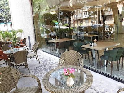 ال پلازا هتل