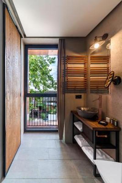 آیوتا هتل تفلیس