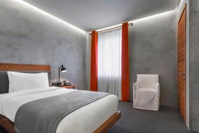 آیوتا هتل تفلیس