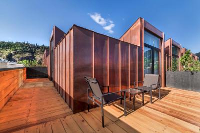 آیوتا هتل تفلیس