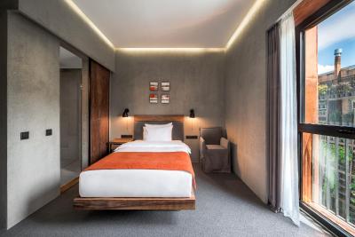 آیوتا هتل تفلیس