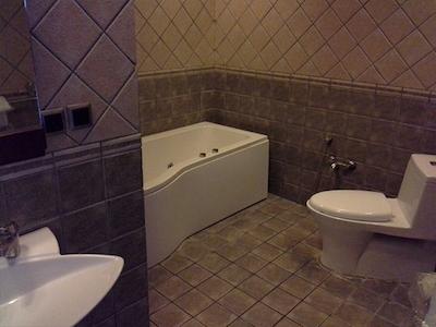 هتل آپارتمان ملل بندر انزلی