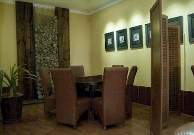 هتل نقش شاپور داراب