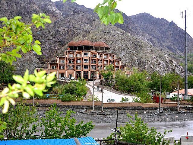 هتل بزرگ کوهستان