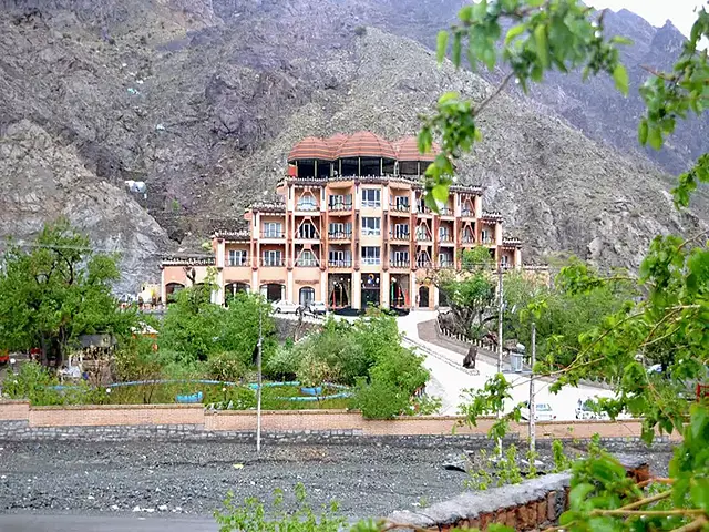 هتل بزرگ کوهستان