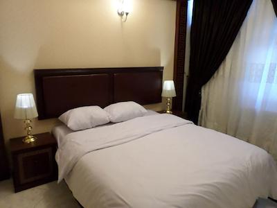 هتل آپارتمان زمرد