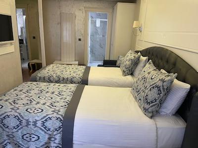 انتوسا پالاس هتل اند اسپا