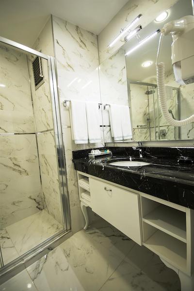 انتوسا پالاس هتل اند اسپا