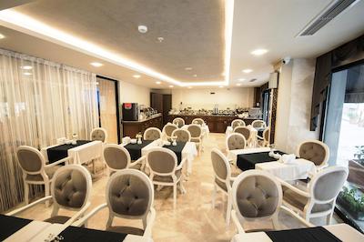 انتوسا پالاس هتل اند اسپا