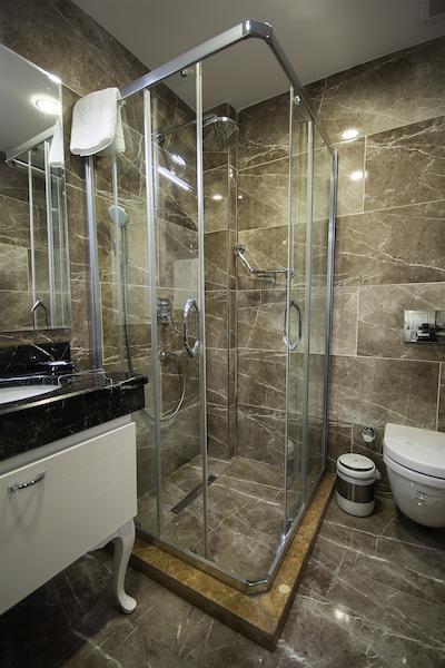 انتوسا پالاس هتل اند اسپا