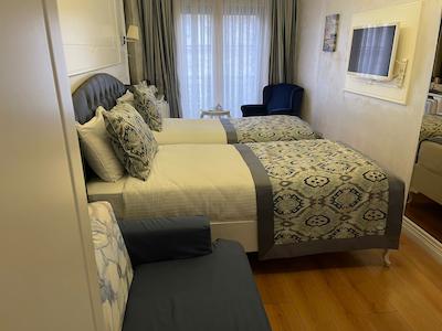 انتوسا پالاس هتل اند اسپا