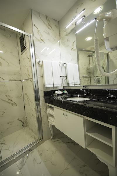 انتوسا پالاس هتل اند اسپا