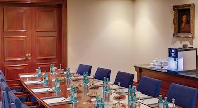 کمپینسکی هتل مویکا 22