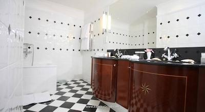 کمپینسکی هتل مویکا 22