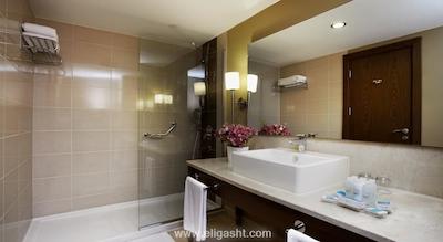 مارتی مایرا کمر