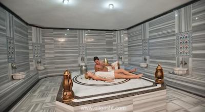 کریستال فلورا بیچ ریزورت