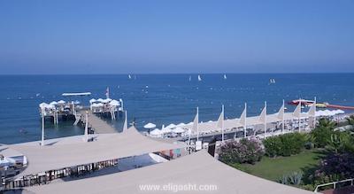 کریستال فلورا بیچ ریزورت