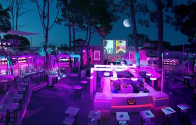 کریستال فلورا بیچ ریزورت