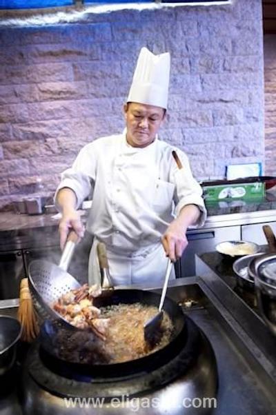 پن پاسیفیک سرویس سوئیس اورچارد