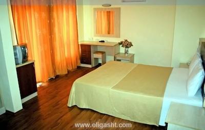 لارا دینک هتل