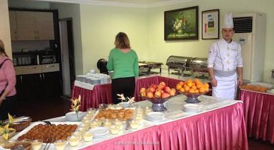 لارا دینک هتل