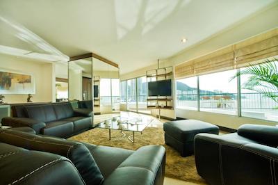 فلامینگو هتل بای د بیچ