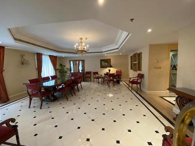 کرون پلازا دبی شیخ زائد