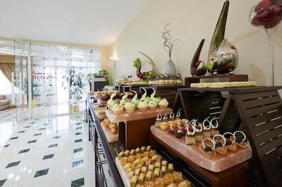 کرون پلازا دبی شیخ زائد