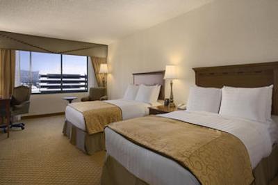 هیلتون وودلند هیلز